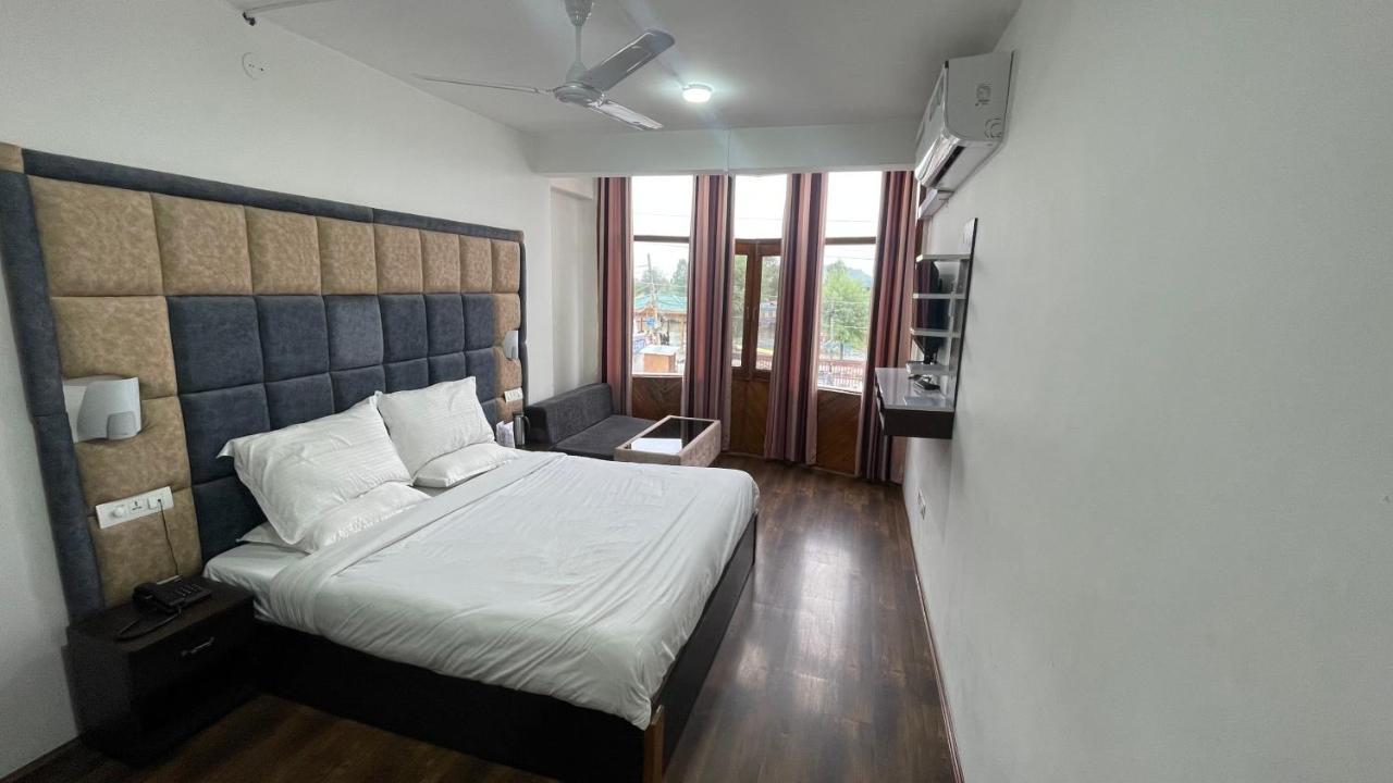 Hotel Senorita Srinagar  Exterior photo